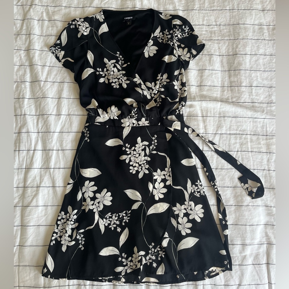 Express Black And White Floral Wrap Dress